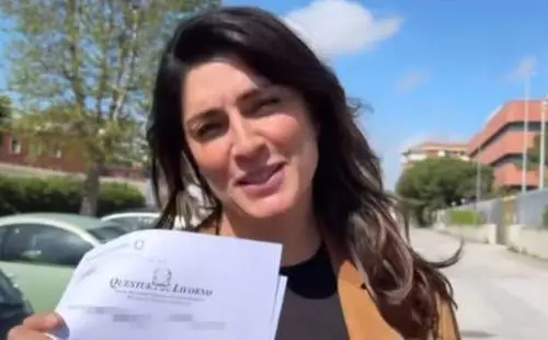 "Ci hanno preso tutto": Elisa Isoardi derubata a lavoro