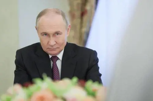 "Il governo non arresta Putin". Storia di una polpetta avvelenata