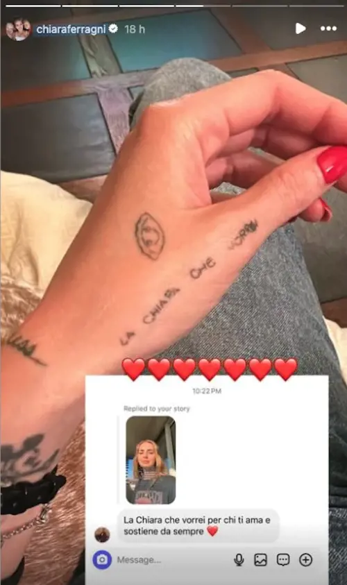Il tatuaggio per Fedez e la scritta: il vero significato del messaggio di Ferragni