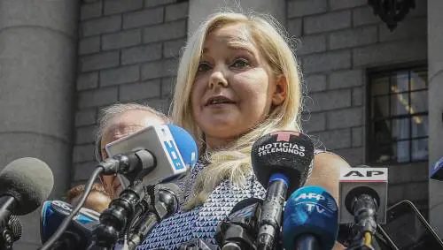 Morta suicidia Virginia Giuffre: accusò Epstein e il principe Andrea di abusi sessuali