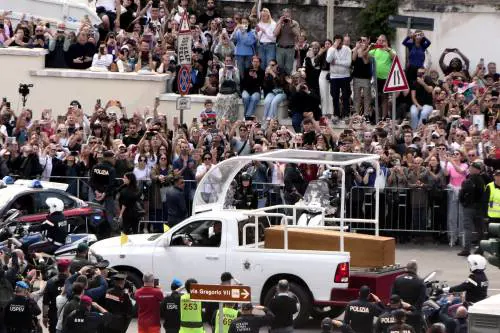 Il corteo papale verso Santa Maria Maggiore