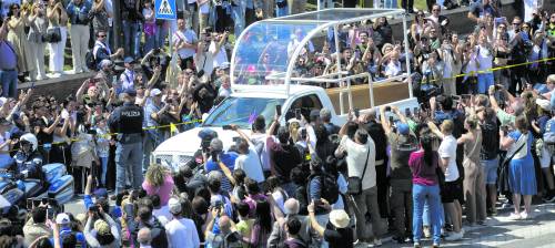 Telefonini, cori e affetto: l'ultimo viaggio a Roma