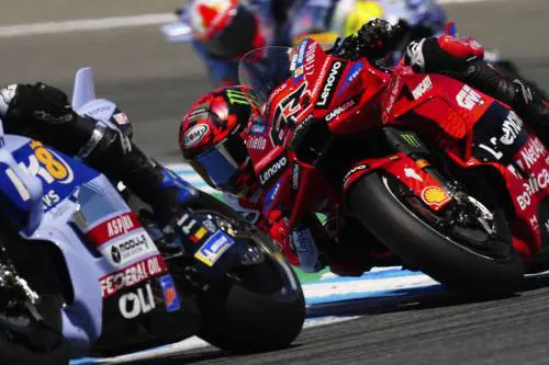 MotoGp, in Spagna domina a sorpresa Alex Marquez. Bagnaia solo terzo