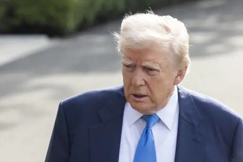 Dazi e Pil, cala l'economia Usa. Ma Trump: "È colpa di Biden"