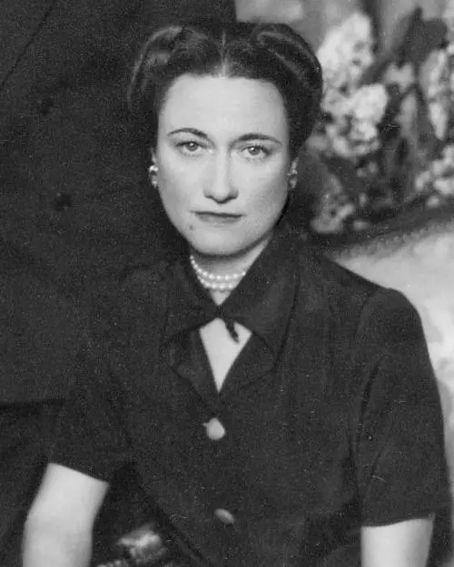 “L’anno del loto”. La verità sul passato di Wallis Simpson