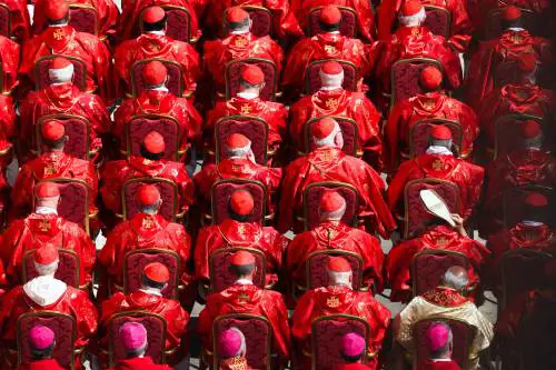 L'idea dei cardinali. "Seguiamo la linea di Francesco"
