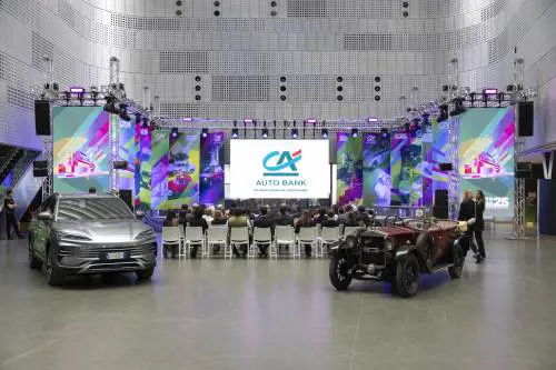 CA Auto Bank festeggia 100 anni e guarda al futuro con l'elettrico