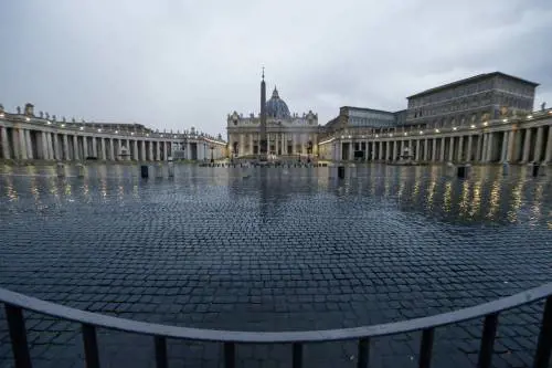 Ecco tutti i cardinali che hanno annunciato i Papi