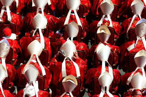 Raggiro ai porporati novizi. "Francesco voterebbe lui"