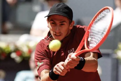 Madrid è al buio, ma sull'Italtennis splende il sole. E Sinner inaugura la sua Fondazione per i giovani