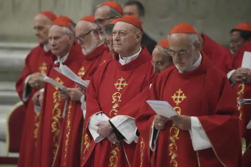 Cardinali e vescovi, ecco quanto guadagnano dopo i tagli di Papa Francesco