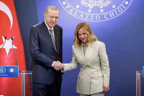 Meloni sente Erdogan: cosa si sono detti