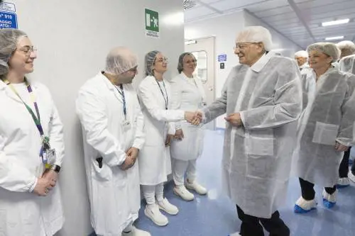 Lavoro, pronto un miliardo. Mattarella: "Salari bassi"