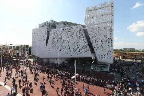 Quelle code infinite ai padiglioni e Milano diventata "place to be"