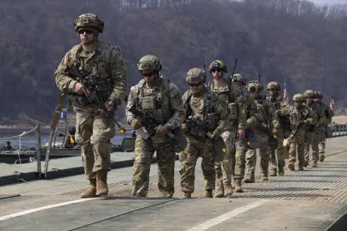 Droni, collegamenti più efficaci e nuovi veicoli: il piano di rinnovamento dell'esercito Usa