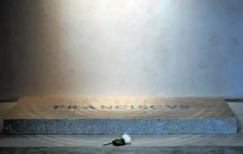 Se Papa Francesco ora riposa accanto  a Valerio Borghese, comandante X Mas