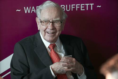 Warren Buffett va in pensione e attacca Trump: "Il commercio non è un'arma"
