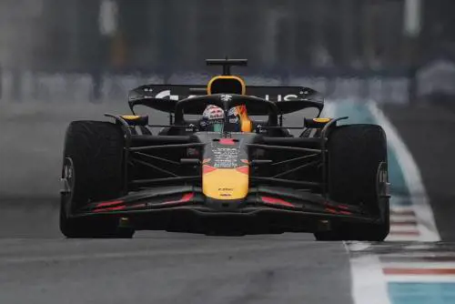 F1, Ferrari pessima a Miami, Verstappen pole da sogno, super-Antonelli terzo