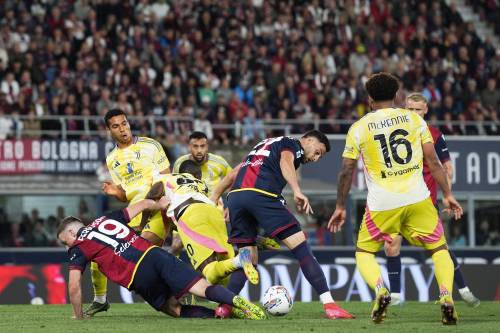 Pari mediocre tra Bologna e Juve. E ora trema la poltrona di Giuntoli