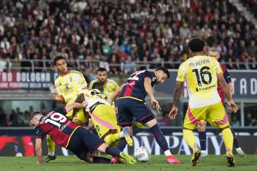 Pari mediocre tra Bologna e Juve. E ora trema la poltrona di Giuntoli