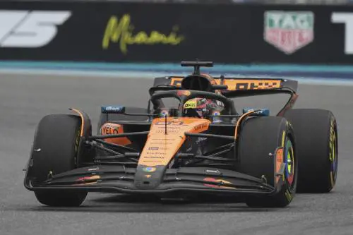 F1, a Miami domina Piastri. Disastro Ferrari, mezza lite tra Leclerc e Hamilton