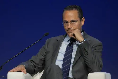 Shell mette nel mirino la British Petroleum. Ma attaccherà solo dopo un calo del titolo