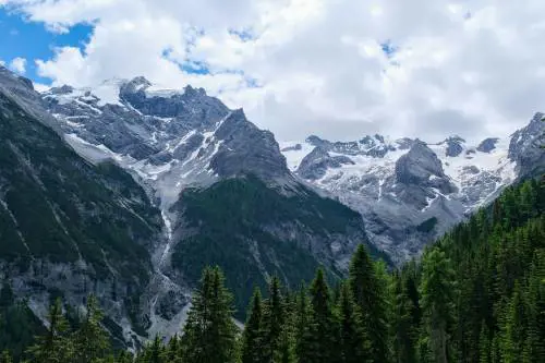 Il Giro "tira la volata" ai Giochi invernali. Le tre tappe lombarde con Bormio e Mortirolo
