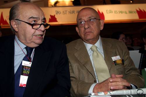 A sinistra Lucio Manisco insieme a Sandro Curzi (destra)