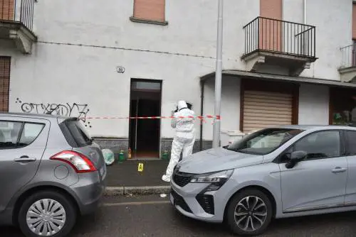 Assassinato in casa con 24 coltellate. Orrore a Vigevano, confessa il killer: è un 25enne