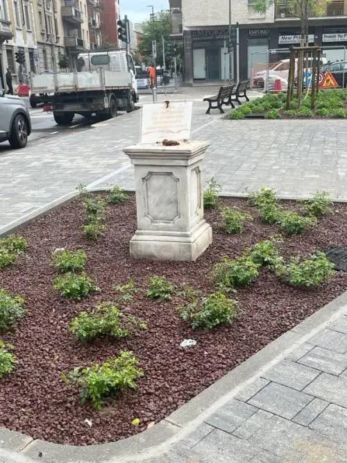 L’ennesimo sfregio a Ramelli: escrementi sul cippo che lo ricorda. Meloni: "Indegno"