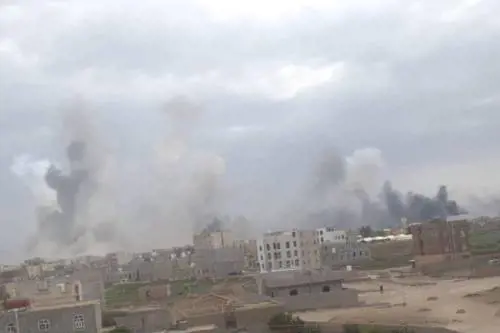 Israele attacca ancora gli Houthi: bombardato l'aeroporto della capitale yemenita