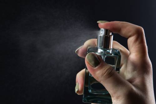 Profumi primaverili, le fragranze più amate dalle over 50 