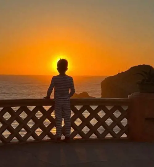 Archie compie 6 anni, la dedica di mamma Meghan, ma non c'è pace per i Sussex: "Carlo furioso"