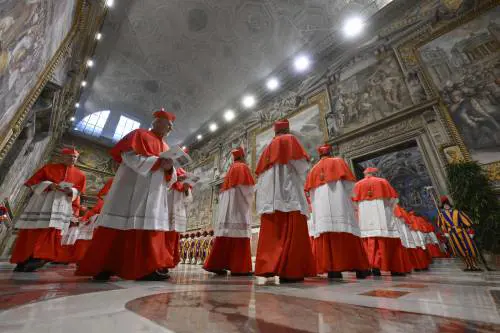 Due cardinali del Perù dietro al sorpasso al super favorito Parolin