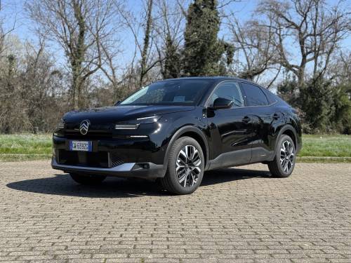 Citroen C4 X Hybrid 145: la nuova fastback francese orientata all'efficienza