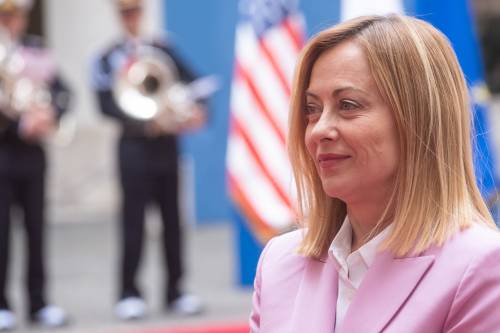 "Richiamo a pace e responsabilità". Gli auguri di Meloni e Mattarella a Leone XIV