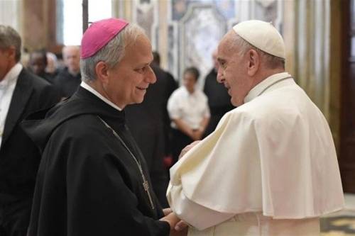 "Grazie a Francesco". Il filo "latino" che unisce i Papi dell’altro mondo