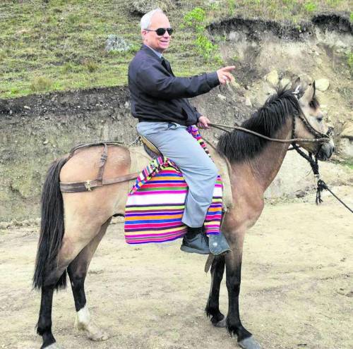 Il Papa a cavallo e le foto inedite