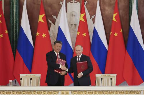 Putin e "il caro amico Xi". Il guanto di sfida a Trump