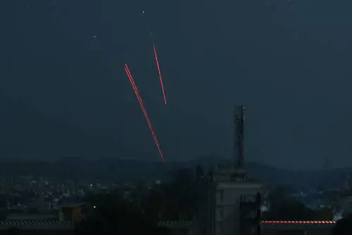 Il Pakistan lancia la controffensiva: "Pronti a fermarci se l'India farà lo stesso"