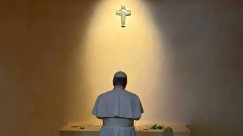 L'omaggio di Papa Leone XIV al predecessore (Fonte: Vatican News)