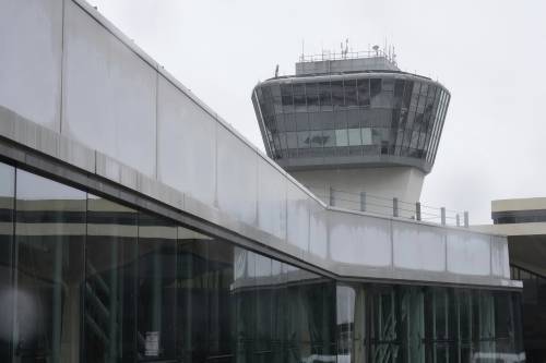 "Molte persone moriranno". L'oscura previsione dietro i blackout negli aeroporti Usa