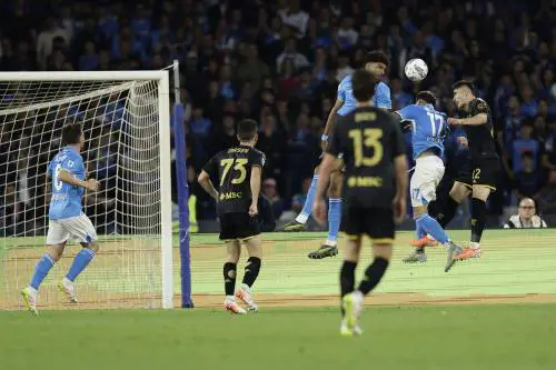  Serie A, l'Inter a un punto dal Napoli: volata scudetto infuocata, occhi su Parma e Bergamo