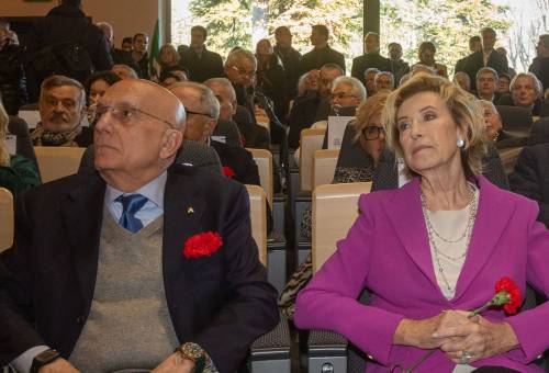 Forza Italia vuole un civico a Milano. E apre al dialogo con l'ex Terzo polo