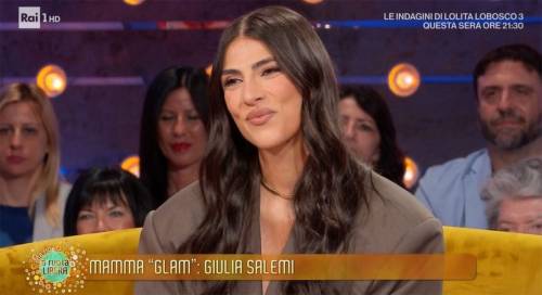 https://img.ilgcdn.com/sites/default/files/styles/md/public/foto/2025/05/12/1747061747-giulia-salemi-si-racconta-nuova-vita-mamma-e.jpg?_=1747061747