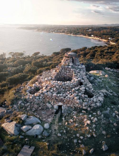 https://img.ilgcdn.com/sites/default/files/styles/md/public/foto/2025/05/12/1747064975-nuraghe-diana.jpeg?_=1747064975