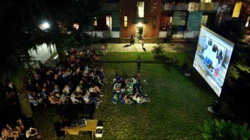 Colpo al Giambellino. "Rubato" il cinema che animava l'estate dei cortili popolari