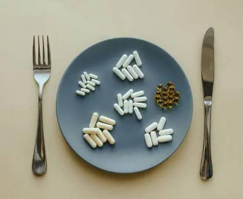 Creatina al femminile: 4 motivi per cui anche le donne dovrebbero assumerla