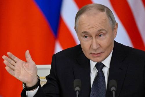 L'annuncio di Mosca: Putin non ci sarà. L'ipotesi di un blitz