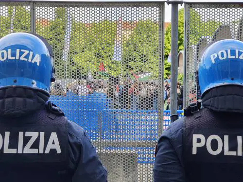 La violenza dei ProPal al Salone del libro: cosa è successo